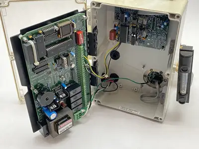 USED ALPHA OMEGA INSTRUMENTS SERIES 3000 TRACE OXYGEN ANALYZER 115VAC