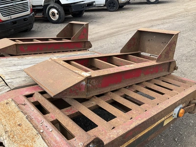 USED 2016 INTERSTATE TRAILER