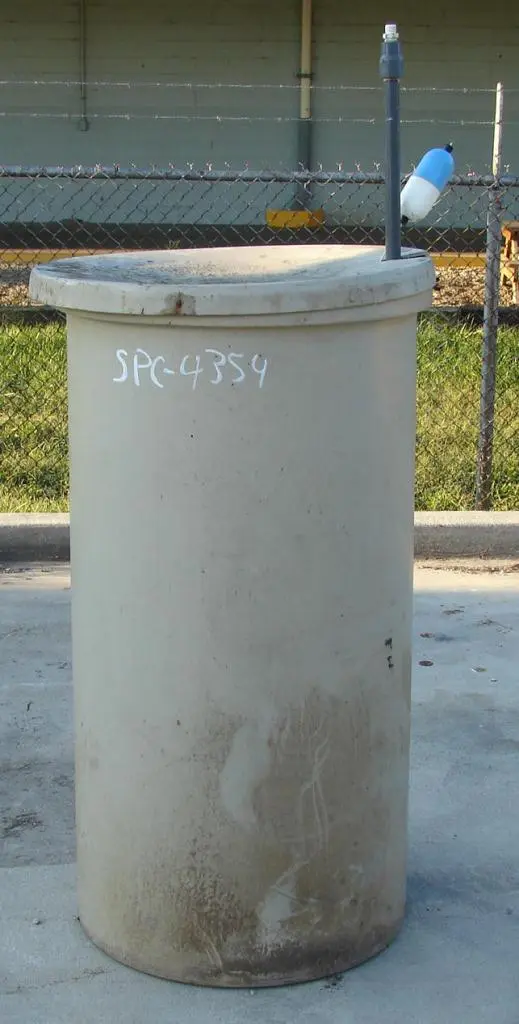 SPC4354  Tank 90 gallon vertical tank, Polyethylene, flat