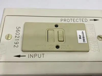 USED PHOENIX CONTACT SOCKET RECEPTACLE