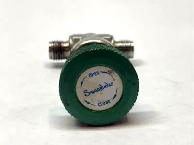 USED SWAGELOK METERING VALVE 1/4"