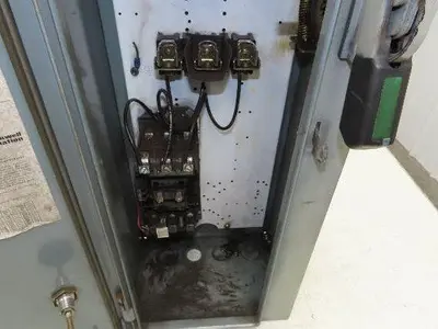 Allen-Bradley 512-AACD-24R Combination Starter NEMA Size 0 Fusible 5HP 600V 3PH
