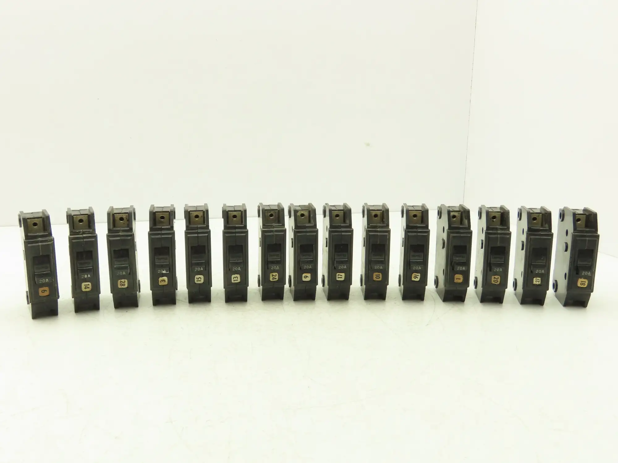 General Electric TQ1120 Circuit Breaker Type TQ 20 Amp 120/240VAC 1P Lot of 15