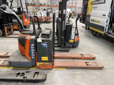 2021 TOYOTA 8HBE30 Pallet Trucks | Steam Well LLC (1)