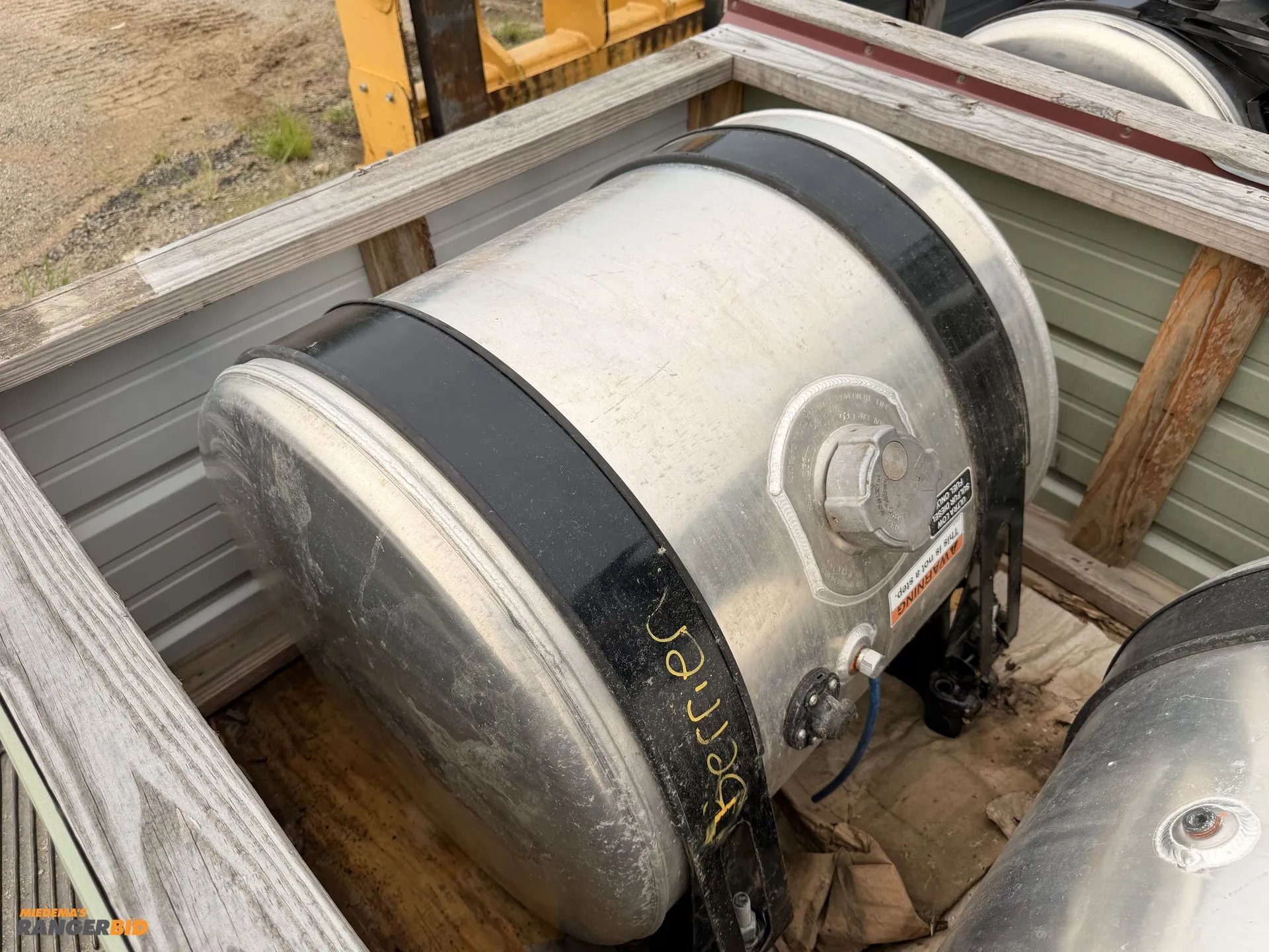 Used DTNA 60 GALLON FUEL TANK WITH STRAPS.  CAME OF WESTERN STAR Fuel Oil Tanks Michigan US | Miedema Asset Management Group #1357518