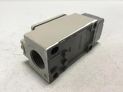 USED OMRON D4B-2171N