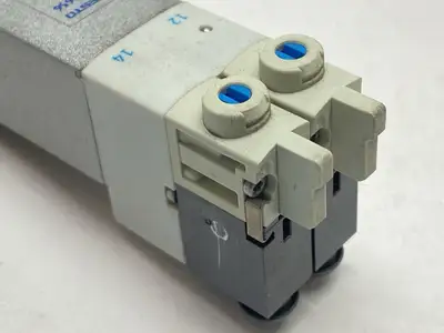 USED FESTO PNEUMATIC SOLENOID VALVE 568656