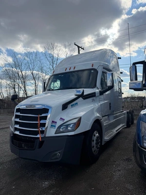 USED 2023 FREIGHTLINER CASCADIA
