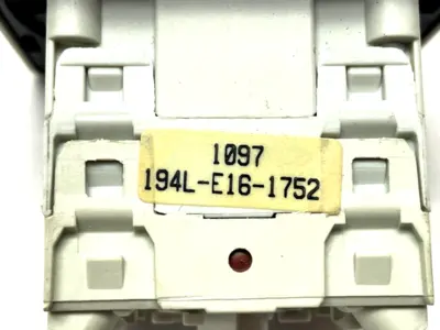 194L-E16-1752 | Allen Bradley  Ser. A Load Switch - Used