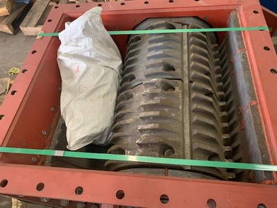 United Conveyor Corporation 2103-131-01210 Crusher 33"  FLT Seal CS New Storeroom Spare