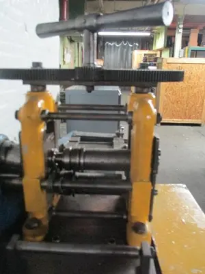 0676-200 Tieche Motorized Multi-Slitter with Additional Slitting Tools