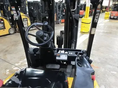 USED 2019 YALE ERC060