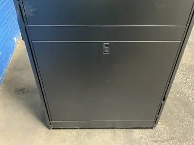 Used APC _UNKNOWN_ Cabinets Ohio US | HGR 24 #1787266