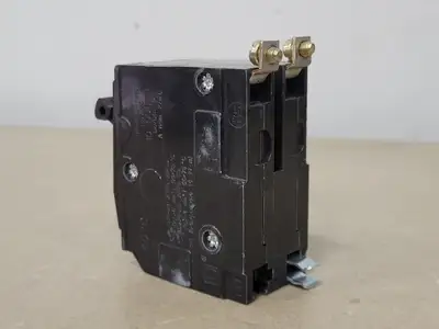USED SQUARE D QOB215