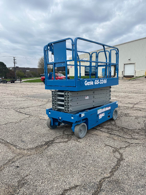 USED 2018 Genie GS-3246