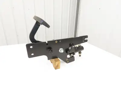 Hyster E80XN Forklift Brake Pedal & Master Cylinder & Bracket Assembly