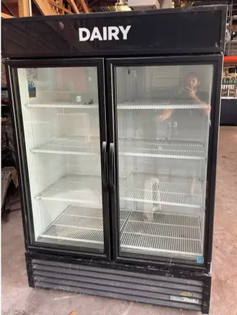 75-0472 True 2 Door Swing Glass Door Cooler