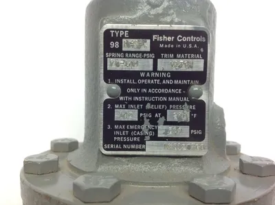 USED FISHER CONTROLS AIR REGULATOR 70-140 PSIG SPRING RANGE, VITON