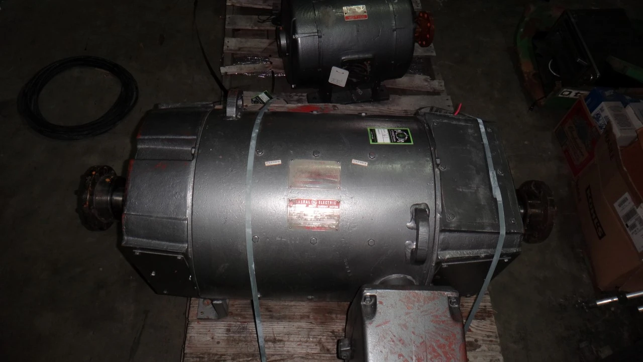 GE 50 HP, 850/2340 rpm, 240 volt DC motor, Dual Shaft