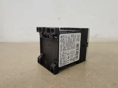 NEW SIEMENS 3RT10151AK61