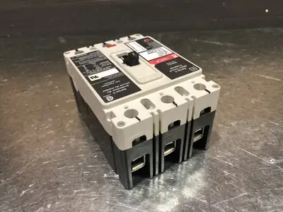 NEW CUTLER-HAMMER HMCP003A0C