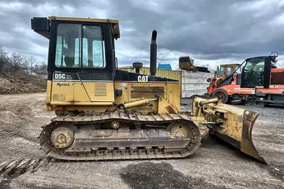 Used 2001 CATERPILLAR D5C Bulldozers Pennsylvania US | Proxy Equipment #1377711
