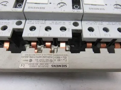 Siemens (1) 3VU1300-1NH00 & (2) 3VU1300-1MG00 Motor Starter W/Buss Connector