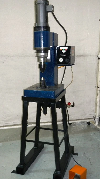 Used 2000 Taumel T-501 Rivet Spinners / Orbital New Jersey US | Machinery Values #302379