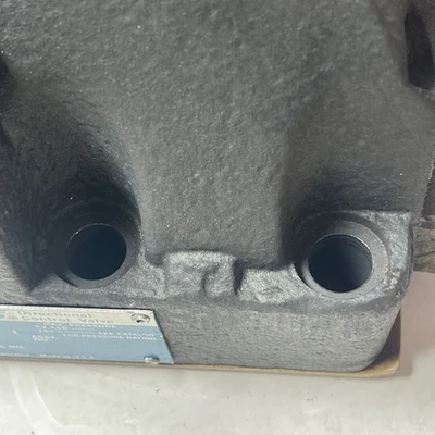 USED Vickers DG5S-8-33C-T-M-U-HL7-30-EN502