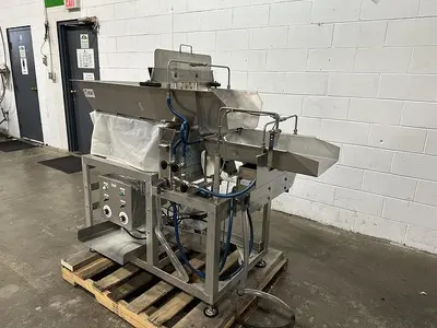Vibratory Conveyor with Spray Nozzles