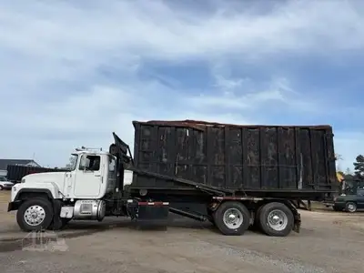 Used 1997 MACK RD688S Hooklifts & Roll-Offs North Carolina US | Southeastern Equipment Corp #1467776
