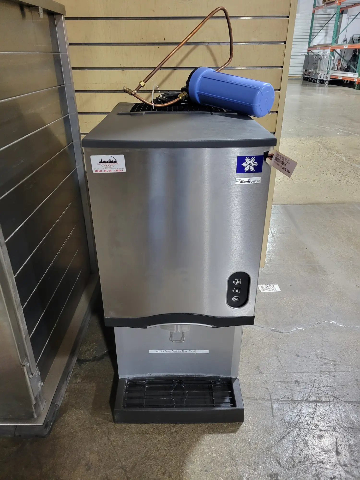 Used Manitowoc RNS-12A -  Nugget Ice Maker and Water Dispenser