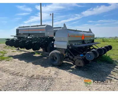 Used CRUSTBUSTER _UNKNOWN_ No-Till Drills Iowa US | Keast Enterprises #1360190