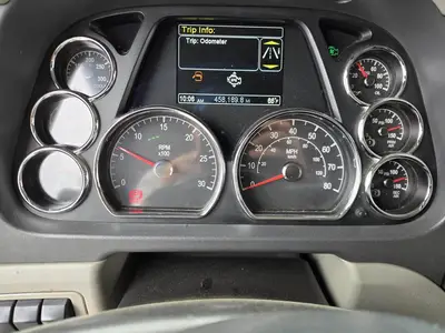 USED 2020 PETERBILT 567