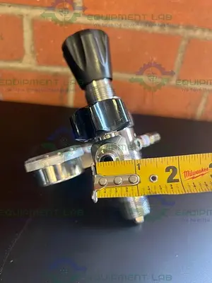 USED HARRIS SPECIALTY KH1096 722C-125-540-BE GAS LAB REGULATOR 3000 PSI