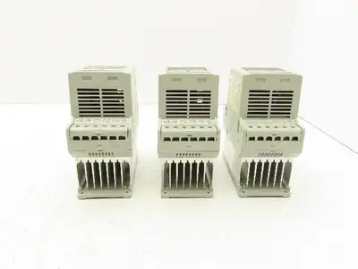 Allen Bradley Speed Controller 380-460V 2.8A 1HP Ser.C Lot of 3