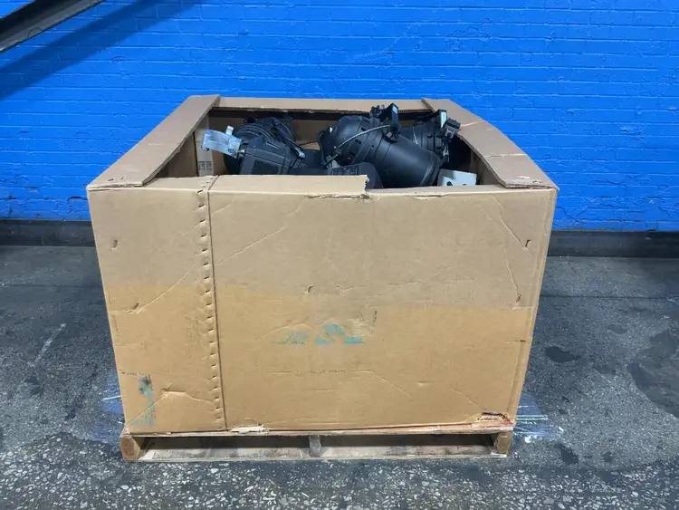 Used CHAUVET, RNS _UNKNOWN_ Commercial Audio/Visual Equipment Ohio US | HGR 24 #1064723