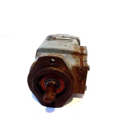 NEW OILGEAR PFW-06R-SAY PUMP PFW06RSAY