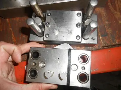 7458-390 JEWELRY PADLOCK PRODUCT DIE MAKING SYSTEM – 4 Die Sets