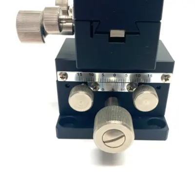 USED MISUMI DOVETAIL RACK & PINION MANUAL XY AXIS STAGE, LOW-PROFILE 30MM
