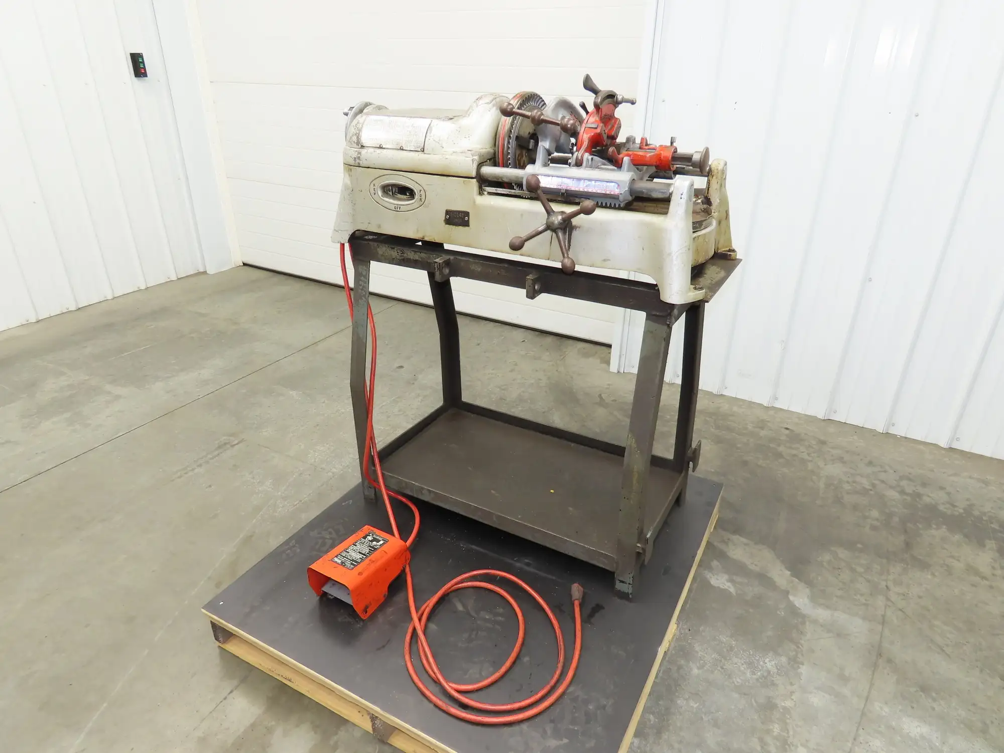 Ridgid 535 Pipe Bolt Threader Machine 120VAC Die Head Cutter Reamer 33" Stand