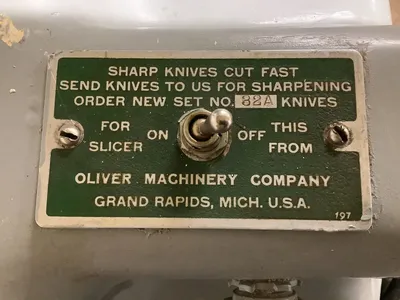152-0548 Oliver 797 Bread Slicer