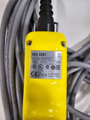 USED SCHNEIDER ELECTRIC XAC A201