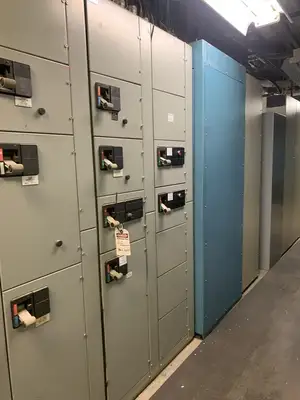 Five Star Double-Sided Motor Control Center (MCC), 600V Max., 1000A, 13 Buckets
