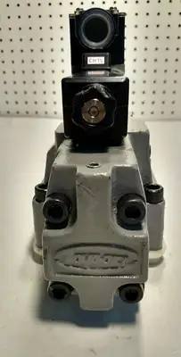 TOYOOKI KOGYO SOLENOID DIRECT VALVE HDD3C-3W-BGA-1-06A-WYA1 w/ other parts AUC