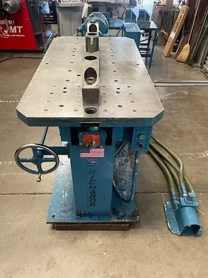8” x1/2” 25 Ton RICHARDS MULTIFORM BBC Horizontal Press Brake