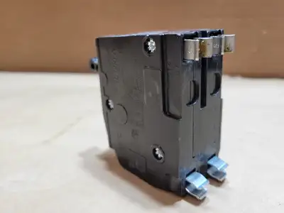 Used SQUARE D QO250 Switchgears British Columbia CA | Lenmark #1438611