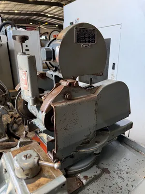 1977 BROWN & SHARPE 1020U Universal Cylindrical Grinders | GMT (7)