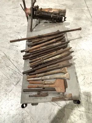 Used Chicago Pneumatic Jack Demolition Hammer & Bit Set Hammers Michigan US | Maverick Industrial Sales #1397886