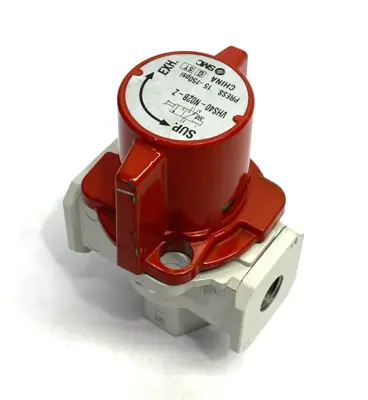USED SMC SINGLE-ACTION LOCKOUT/RELIEF VALVE, 3-PORT, 15~150PSI, HAND OP.